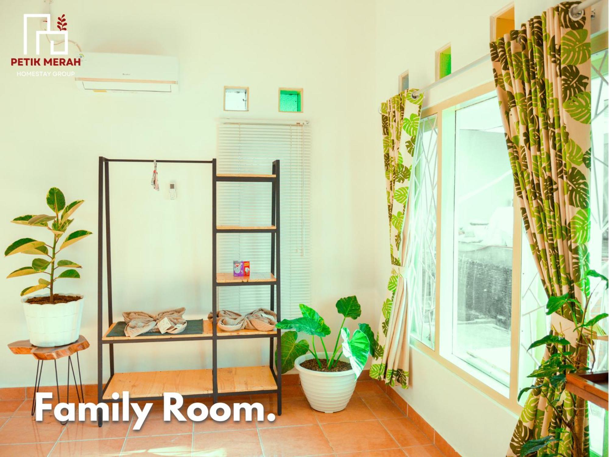 Petik Merah Homestay Pakualaman Esterno foto